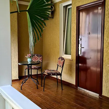 Hotel Georgian House à Koutaïssi Extérieur photo