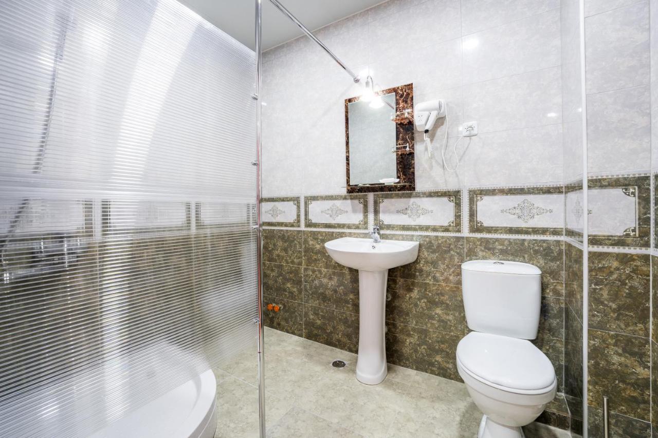 Georgian House Отель *